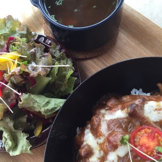 焼きモッツァレラカレーランチ(Milks -FRESH CHEESE＆WINE （ミルクス フレッシュチーズアンドワイン）)