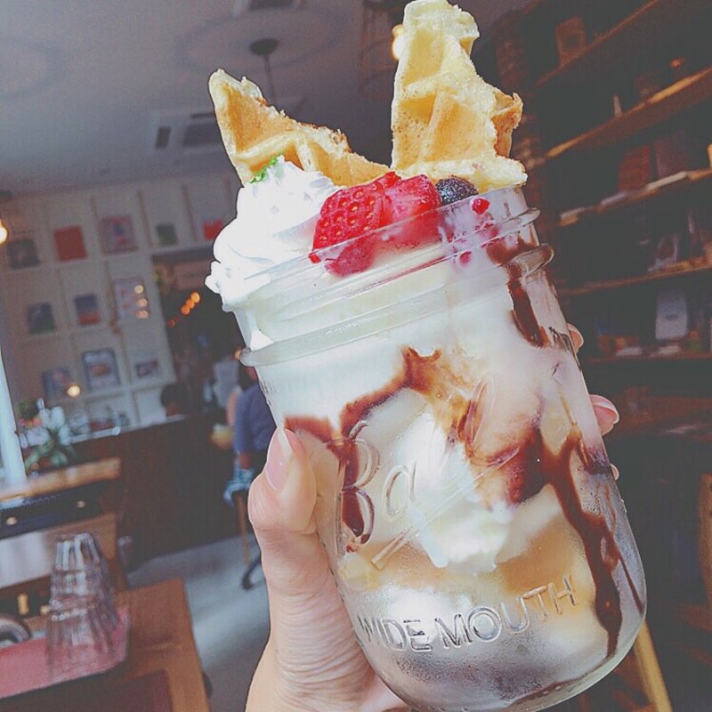 ワッフルパフェ(ザ ターミナル キョウト （THE TERMINAL KYOTO）)