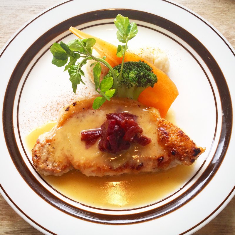 厚切りポークソテー ジンジャーソース(キッチン 大宮 MARK IS みなとみらい店 )