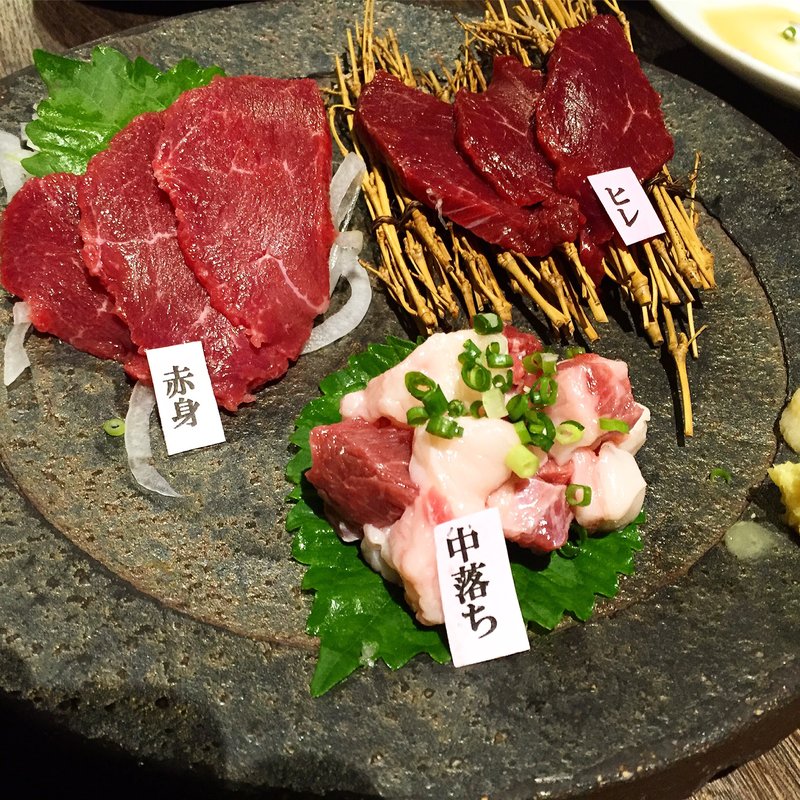 馬刺し3点盛り(馬菜 銀座本店 （バサイ）)