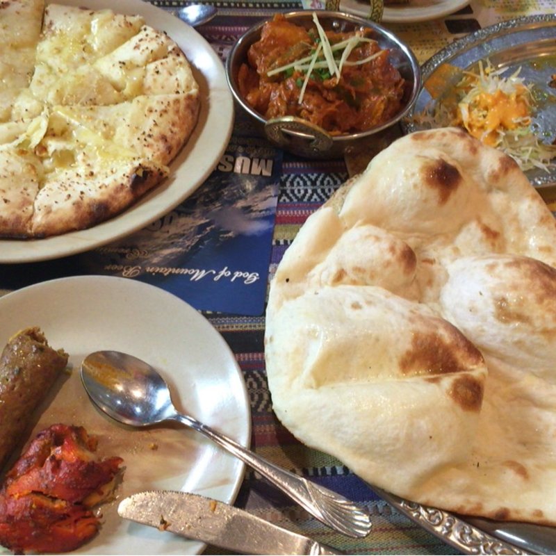 ラージャセット(インドカレー インドネパール料理 ラージャ 南柏店 ナン)