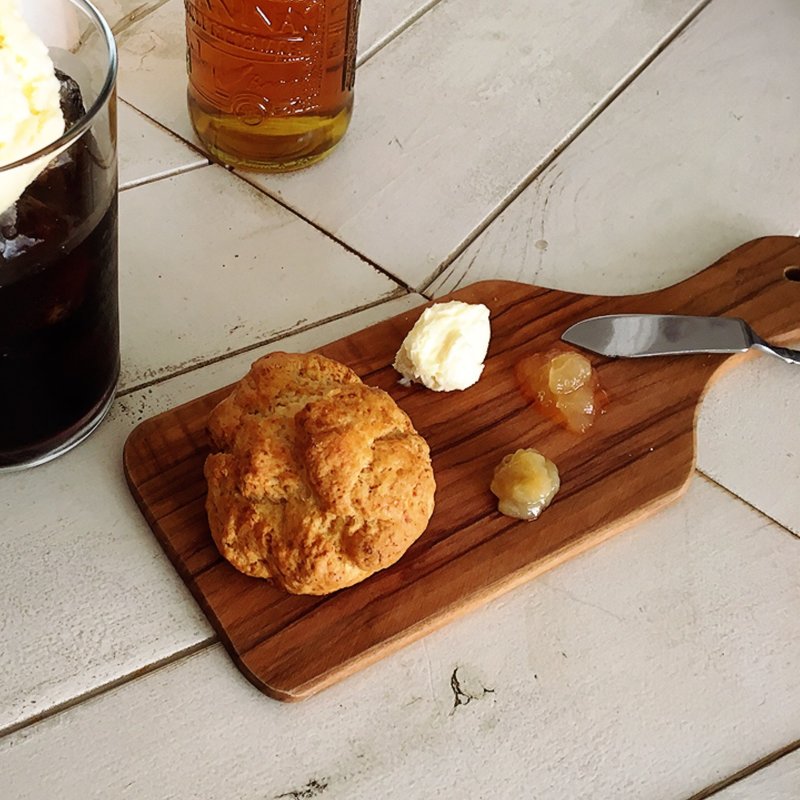 スコーンと自家製ジャムのプレート(リロンデル （L'Hirondelle）)