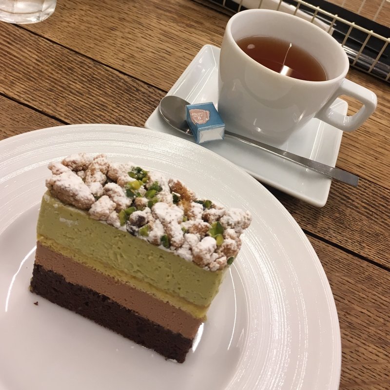 ラ・プルーズ(パティスリー サト)