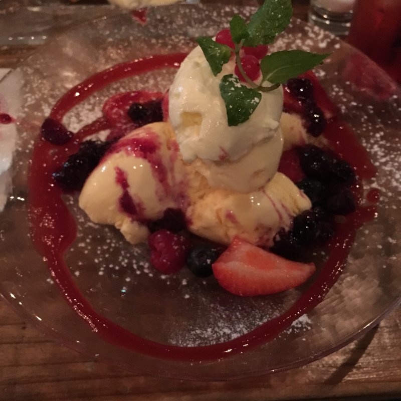 3種のベリーのパフェ(SUZU CAFE銀座)