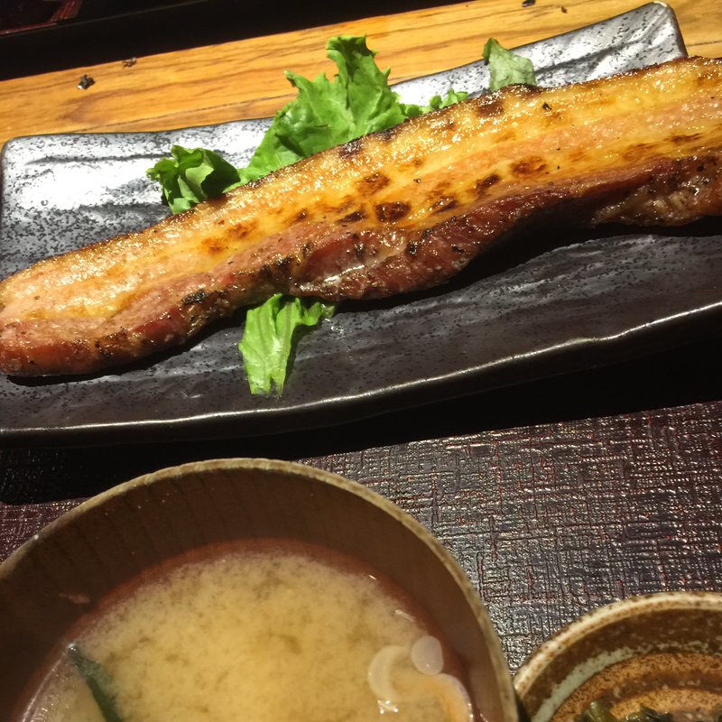 炙り旨みベーコン定食(炭火焼干物食堂 越後屋 八十吉)