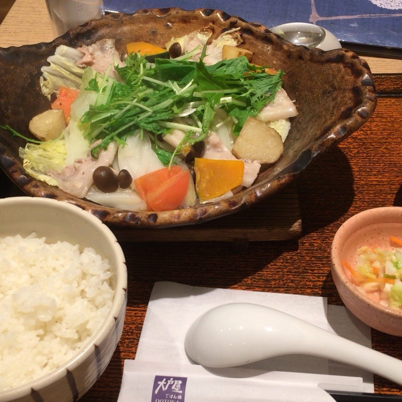 四元豚とたっぷり野菜の蒸し鍋定食 大戸屋 上大岡駅前店 の口コミ一覧 おいしい一皿が集まるグルメコミュニティサービス Sarah