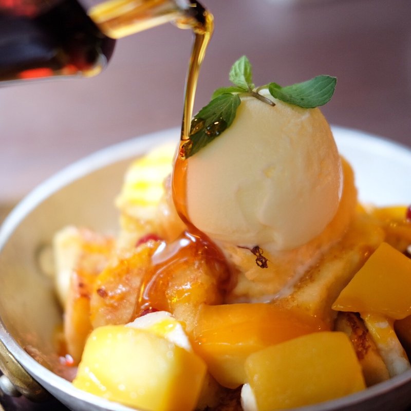 濃厚ミルクアイスとマンゴーバナナのフレンチトースト(星乃珈琲店 鶴川店)