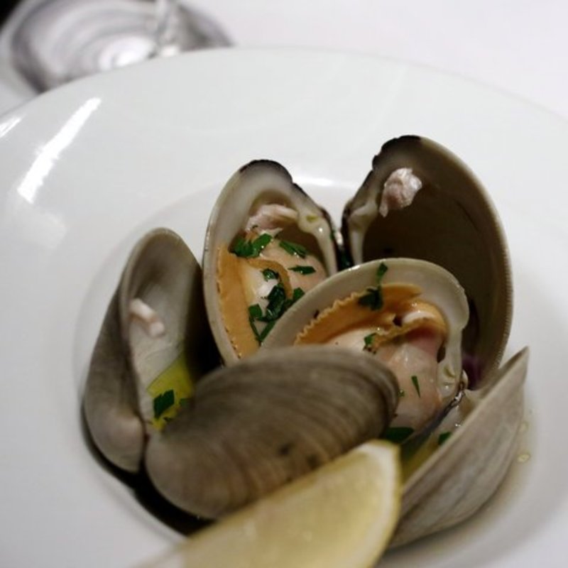 うちむらさき貝の白ワイン蒸し(incanto)
