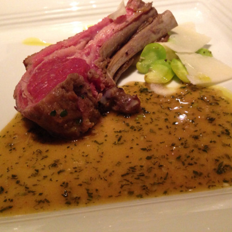 仔羊骨付きロースの猟師風(incanto)