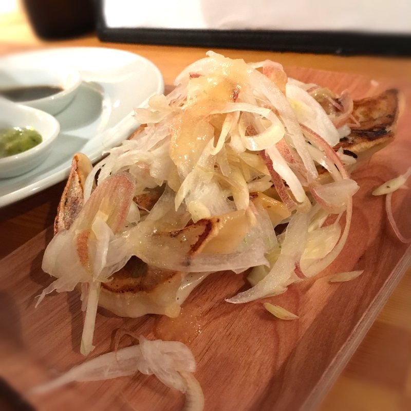 ミョウガのせギョウザ(Gyoza Bar Comme a Paris)