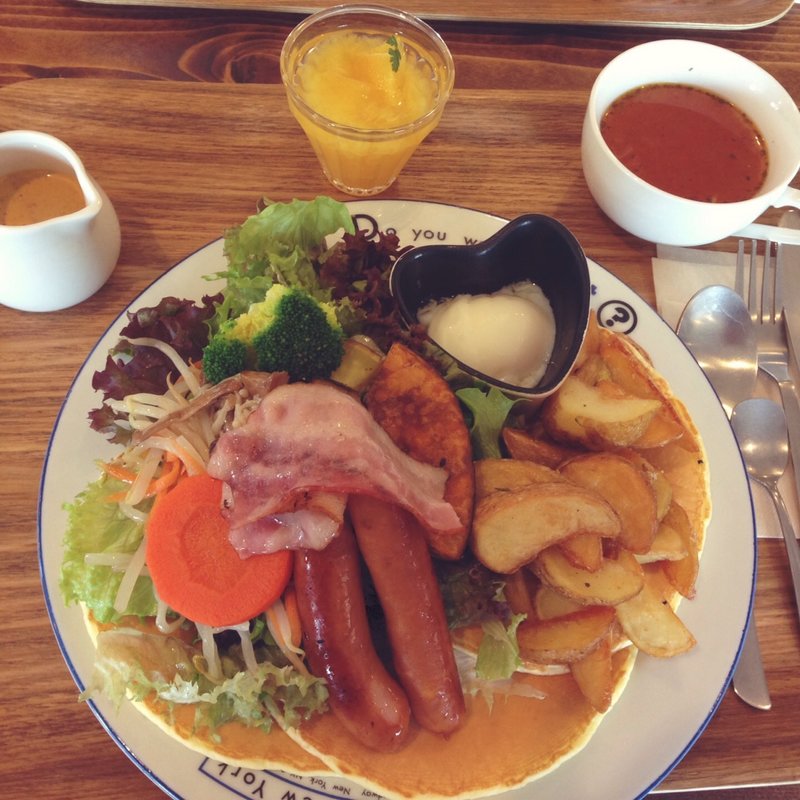 マウンテン・サラダパンケーキ(ふわっと 岐阜店 （fuwatto）)