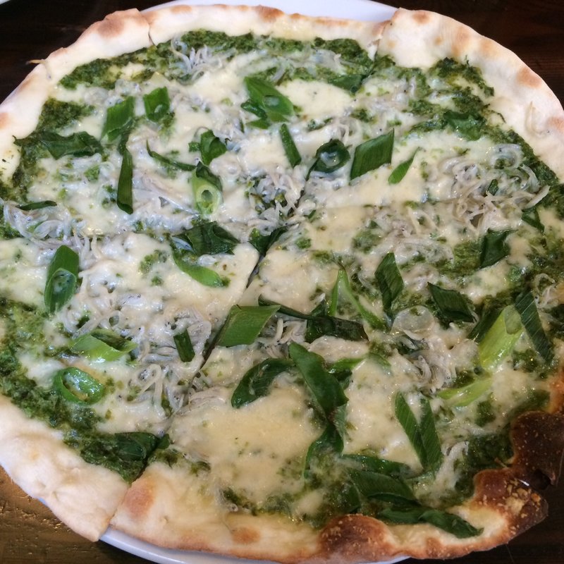 しらすと生海苔、長ネギのピッツァ(テルツォ TERZO3)