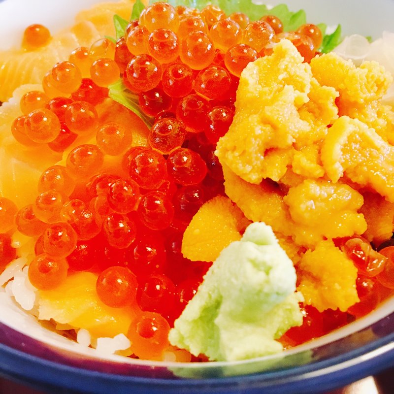 海の親子丼(鮪どんや （築地魚河岸）)