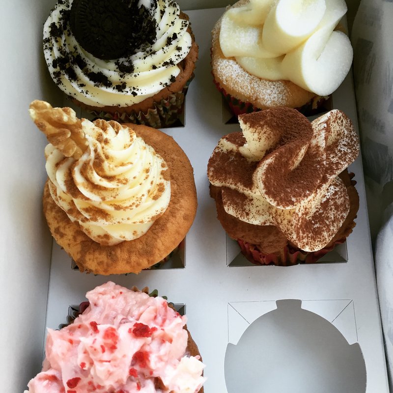 カップケーキ(CUPS -coffee & cupcakes- )