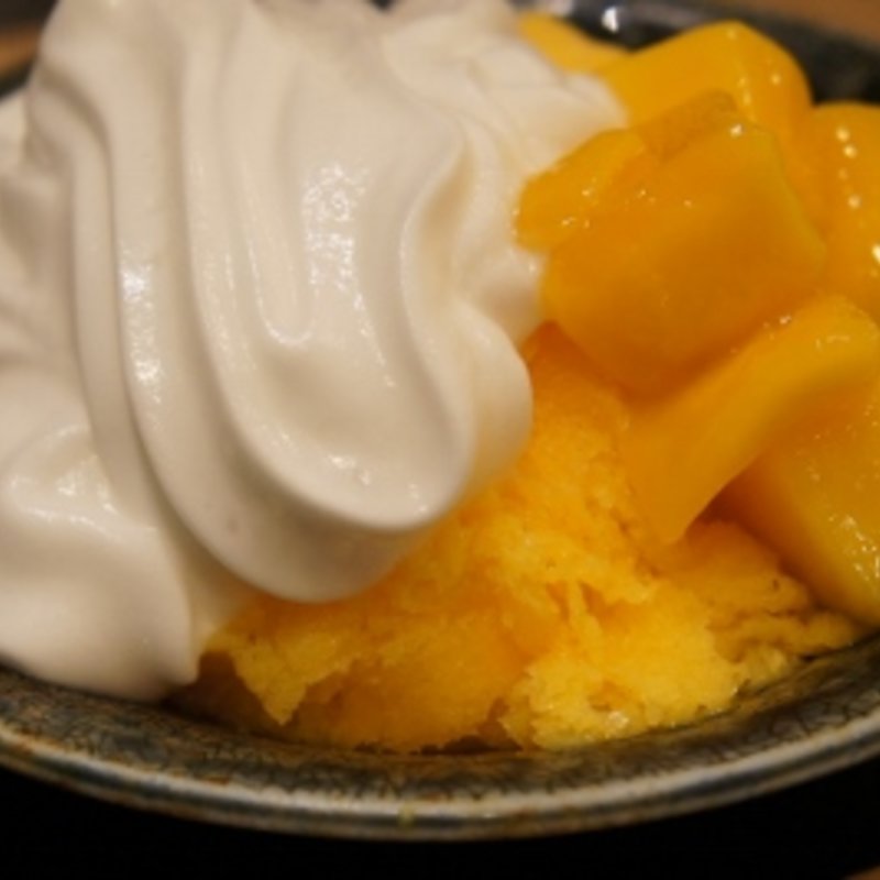 スプーマ×マンゴーかき氷 　マンゴーヨーグルト(かんみこより)