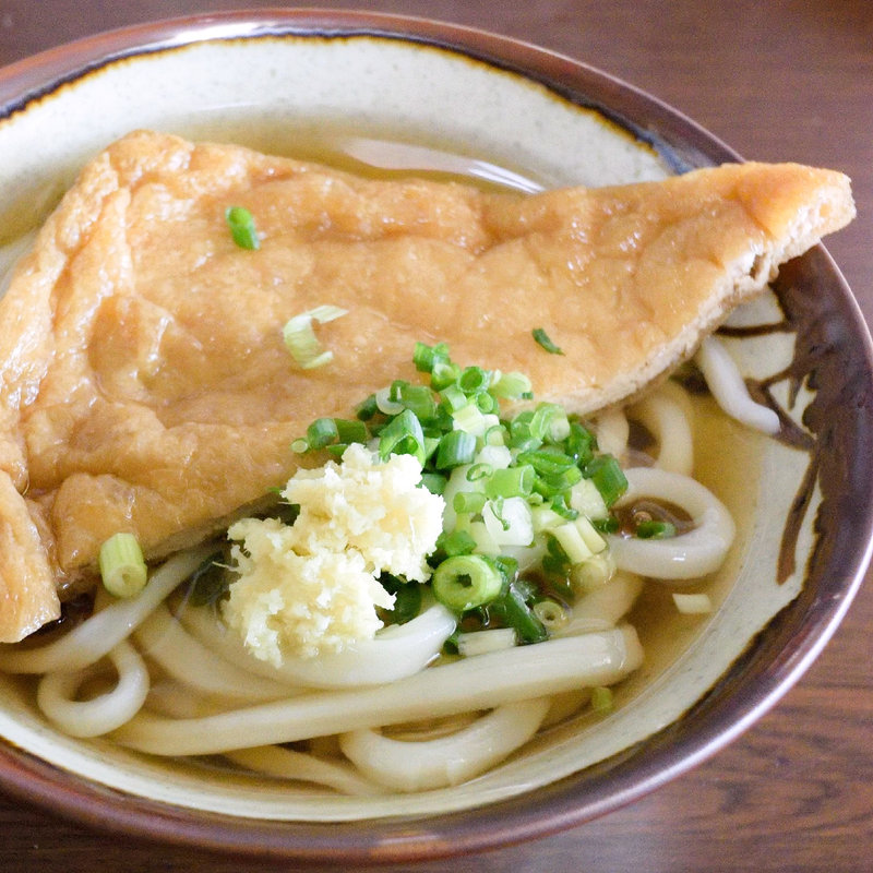 かけそのまま+お揚げ(谷本うどん （たにもとうどん）)