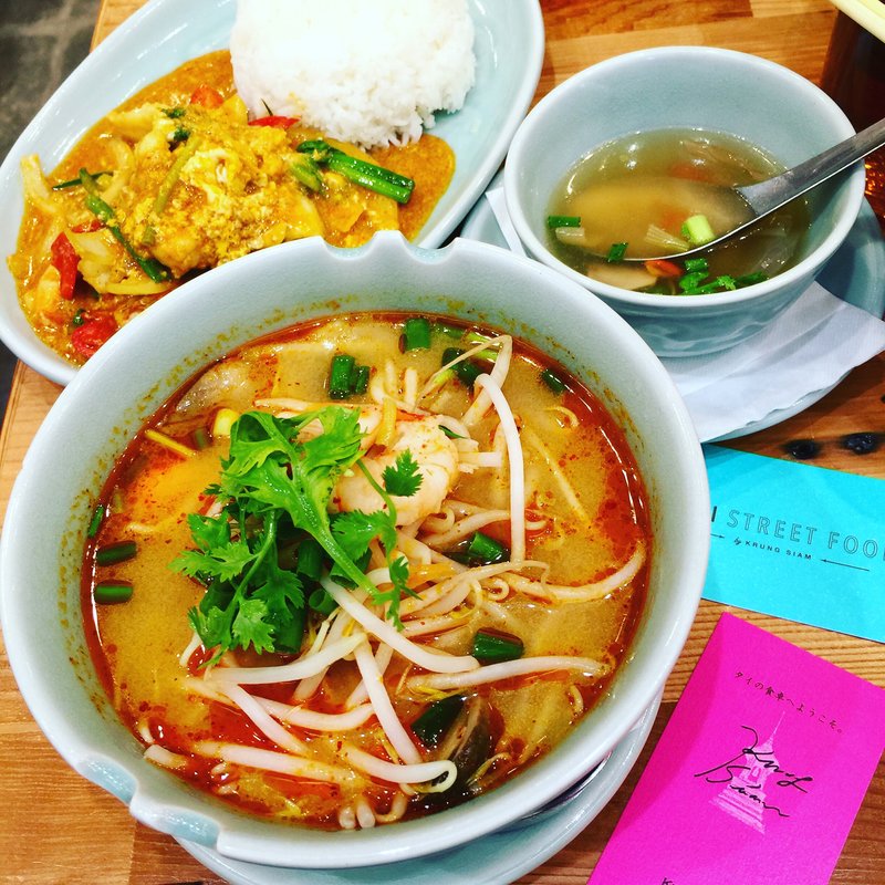 トムヤムクン(タイフトリートフード　バイ　クルンサイアム)