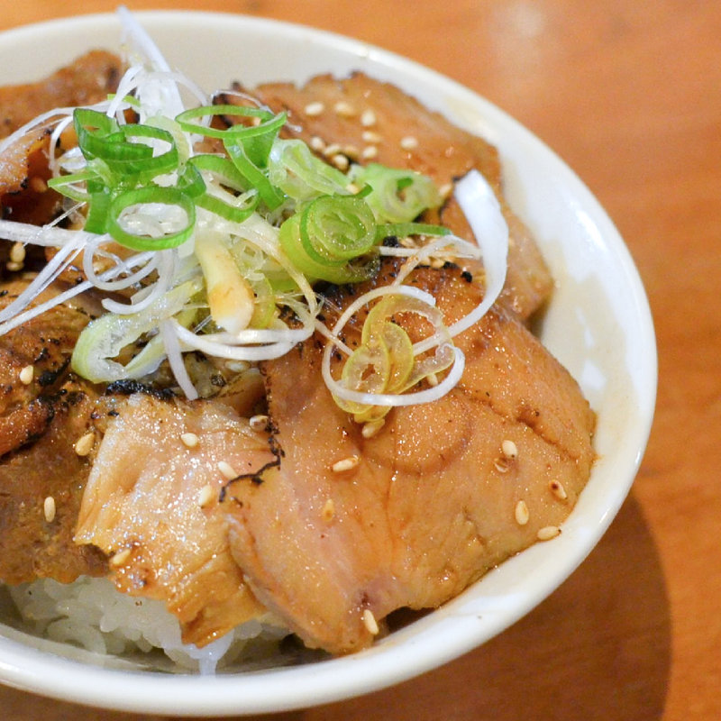 肉飯(ダルマ （Daruma）)