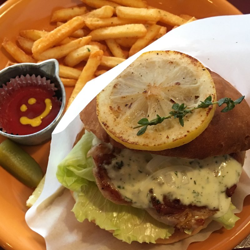 ハーブチキンバーガー(ハイブリック （HI-BRICK）)