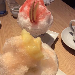 りんごかき氷 白桃かき氷(あおい珈琲 鈴鹿店 )