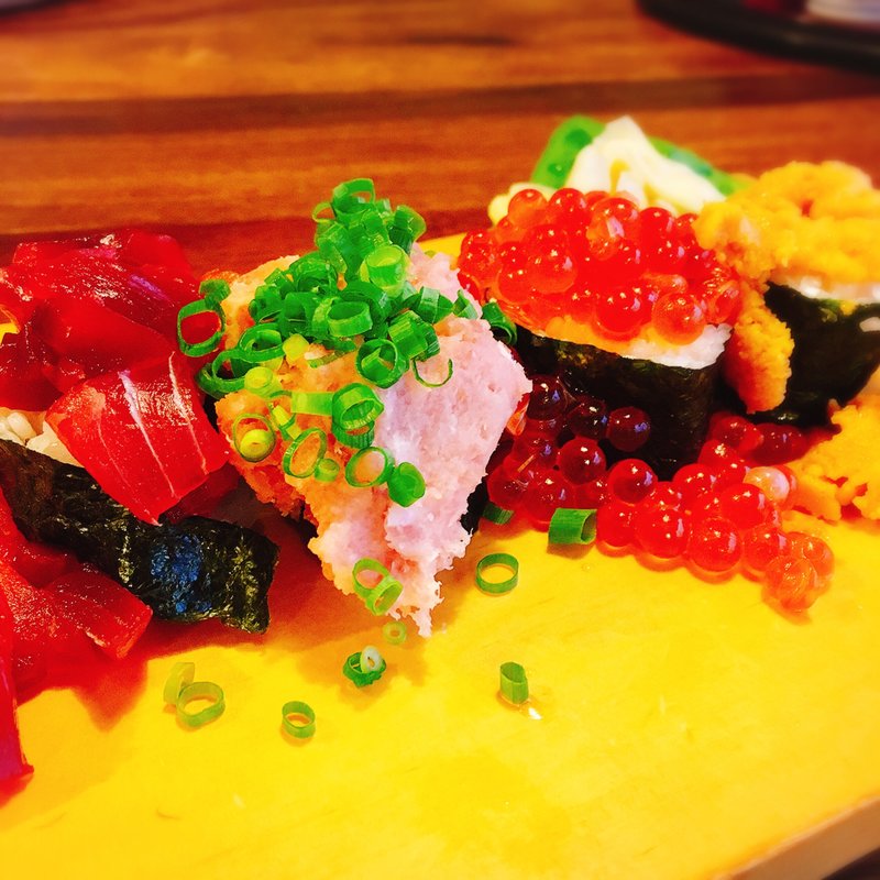 のっけ寿司(鮪どんや （築地魚河岸）)