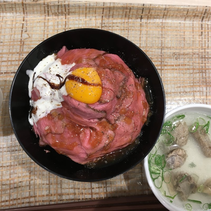 ローストビーフ丼 特盛(ローストビーフ星 イオンモール鶴見緑地店 )