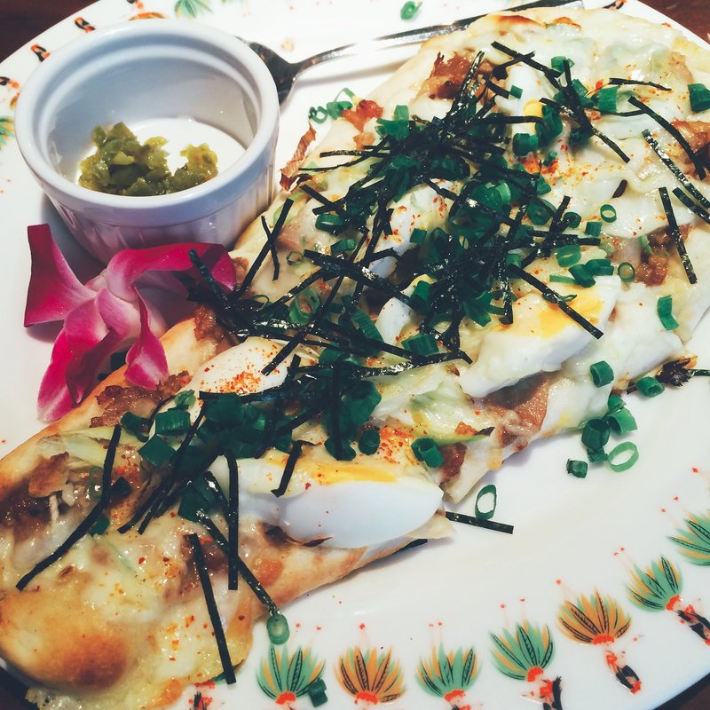 照焼き！カルーアピッグのナンPIZZA(ツナミ エビス トウキョウ （Tsunami Ebisu Tokyo）)