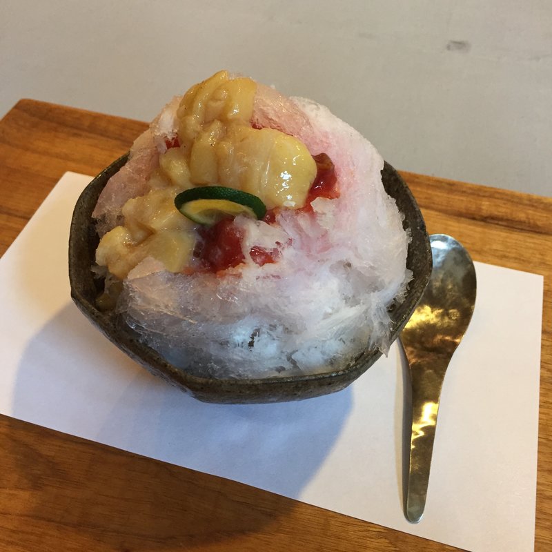 桃すももジンジャーミルクの氷(陶屋なづな)