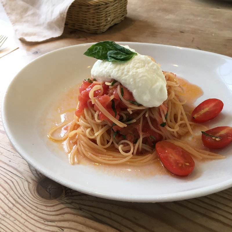 トマトとモッツァレラの冷製パスタ(nR table 表参道店)