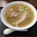 塩ラーメン 中