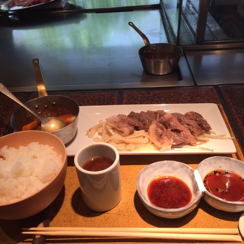 和牛ロースの薄焼き定食(銀座 岡半 本店)