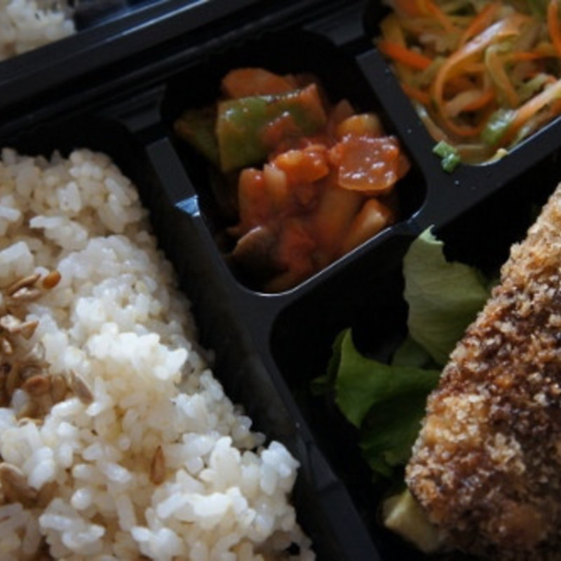 菜食弁当(キツツキ )