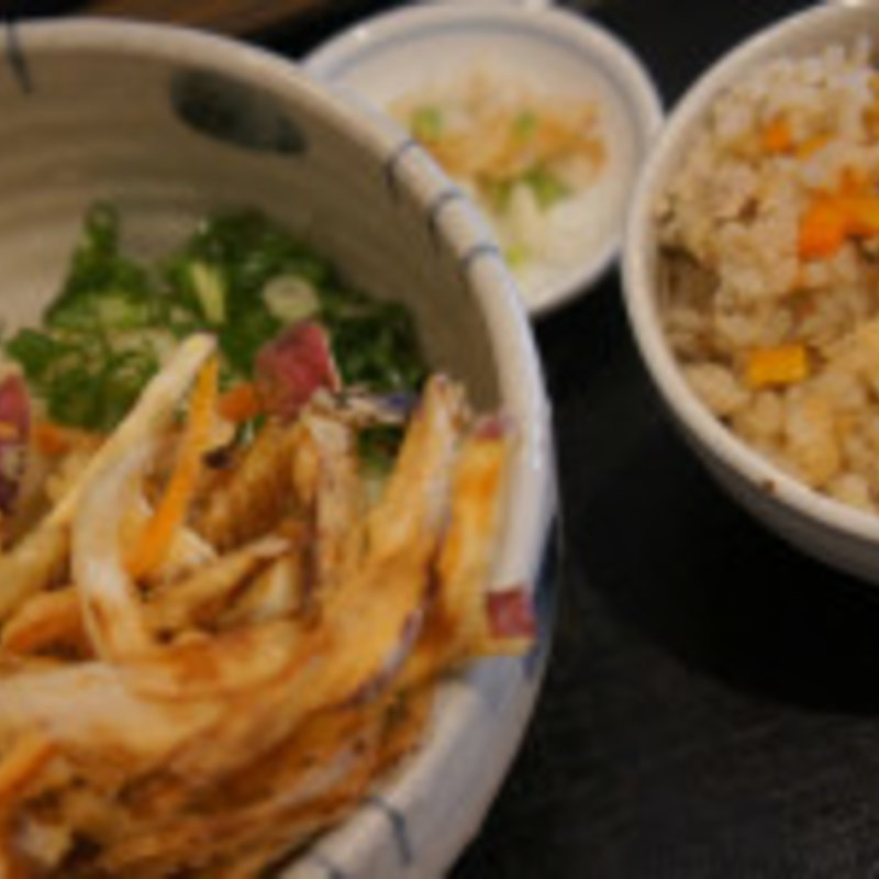 かきあげ生醤油うどんとかやくご飯セット(空海)