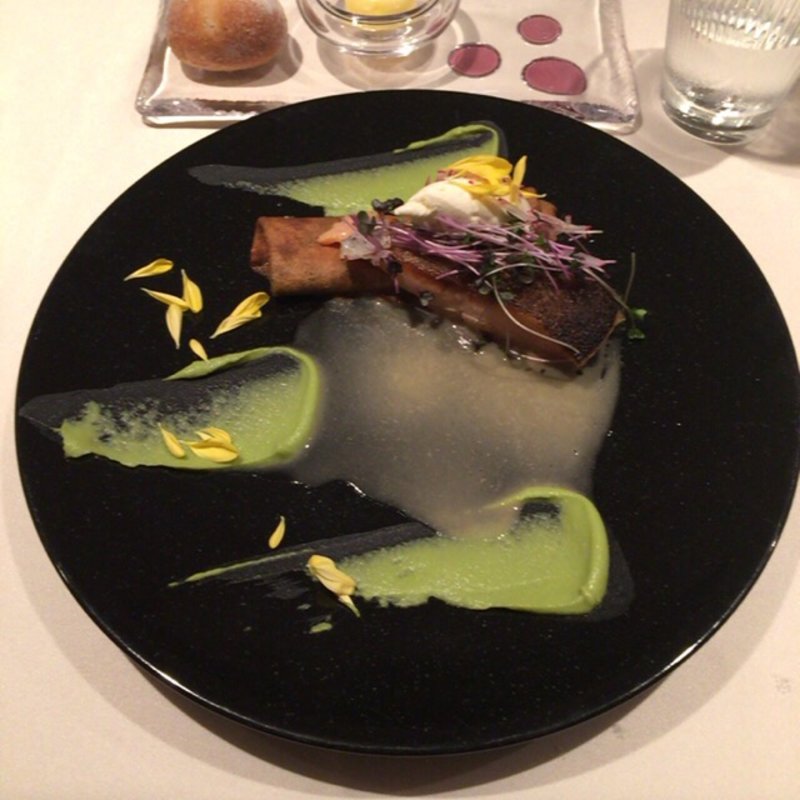 40℃で低温調理した富士トラウト(ビストロアム)