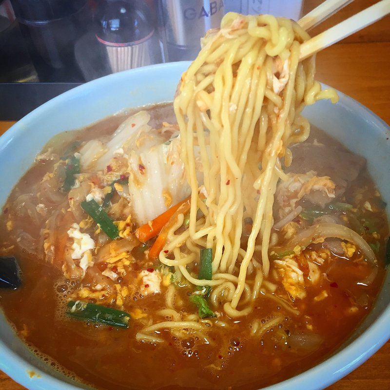 チゲ味噌ラーメン(三代目 蝦夷)