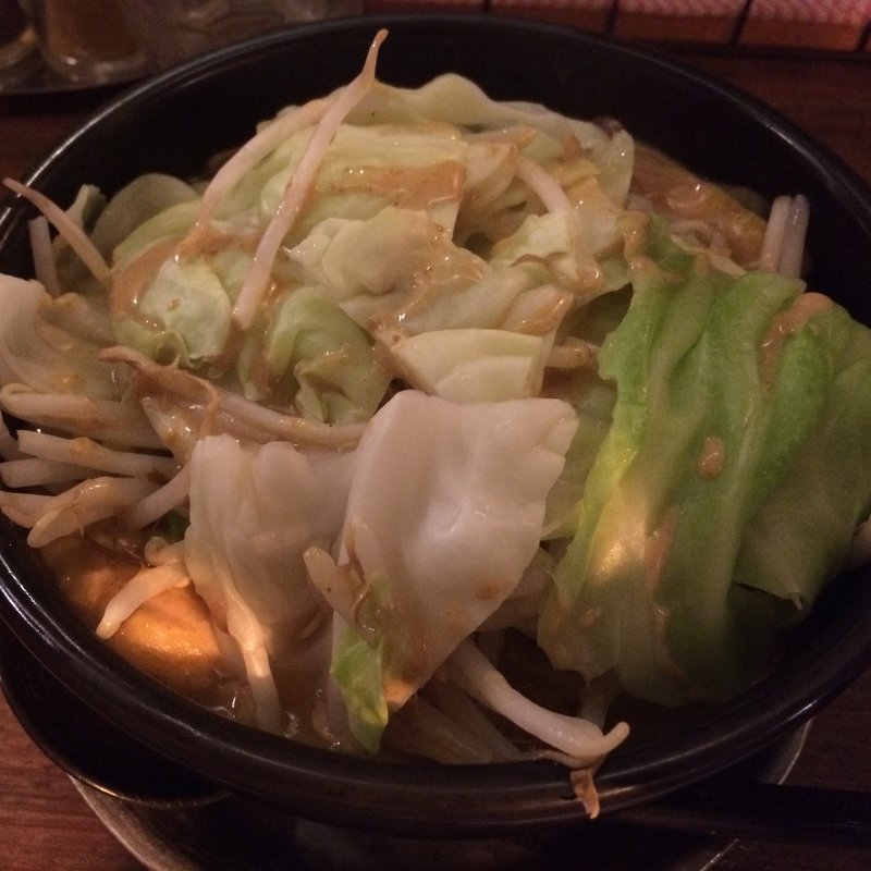 デカ盛りキャベツもやしカレーうどん(みんなの駒沢屋)