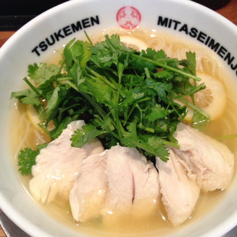 パクチーレモン冷やし麺大盛(三田製麺所 新橋店 )