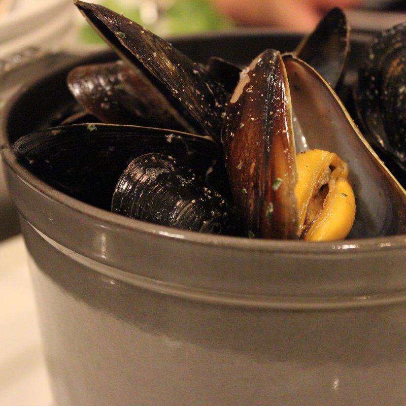 ムール貝のマリニエール ブルゴーニュ風 ポムフリット添え(Table Sugamata par Transit  （ターブルスガマタパートランジット）)