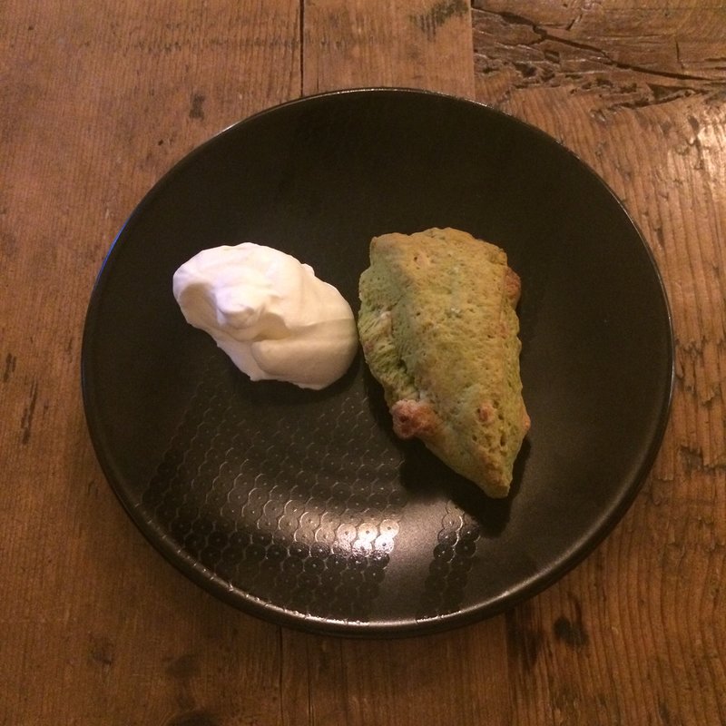 抹茶とホワイトチョコのスコーン(フロイド 三島店 （Floyd）)