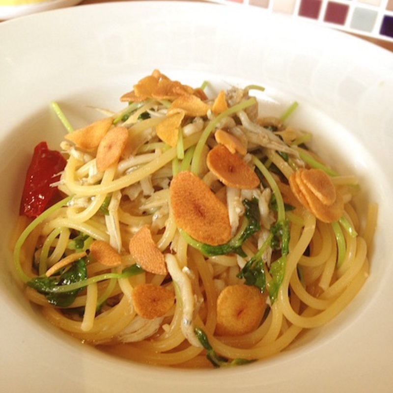 しらすと豆苗のペペロンチーノ(天空の立ち呑み とさか )