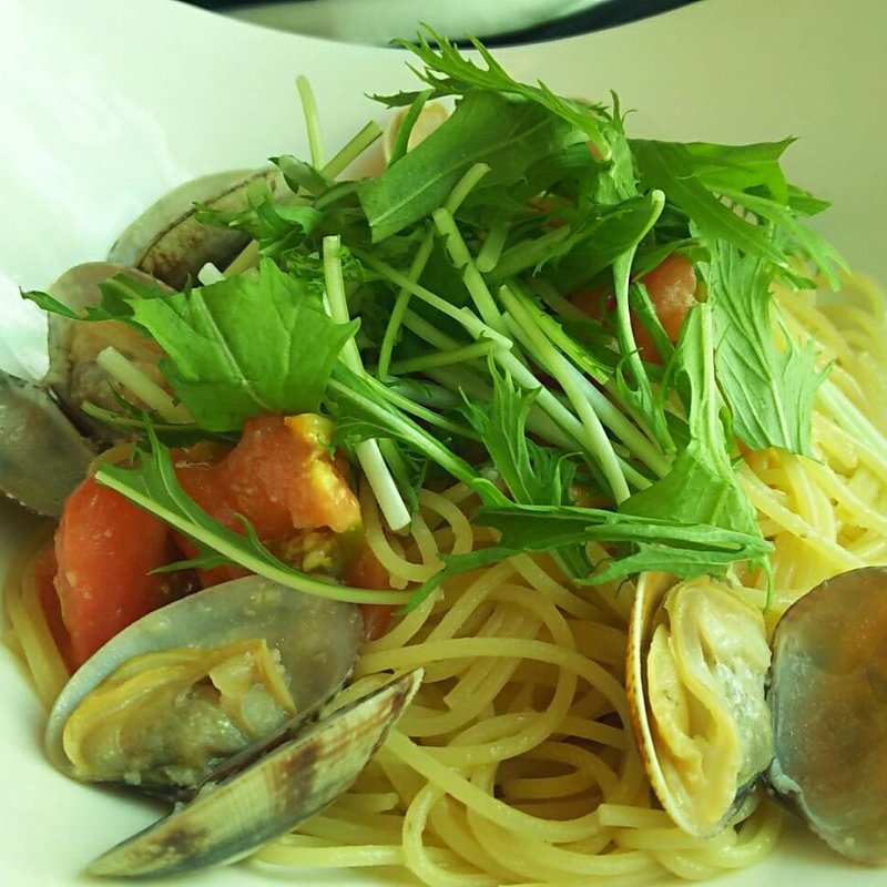 京水菜とフレッシュトマトのボンゴレビアンコ(k620 （ケーロクニーマル）)