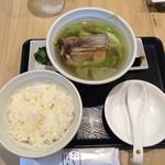薬膳スープ定食(東京カルビ)
