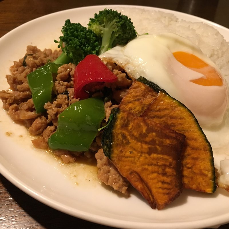 ガパオご飯(タイ料理コンロウ渋谷)