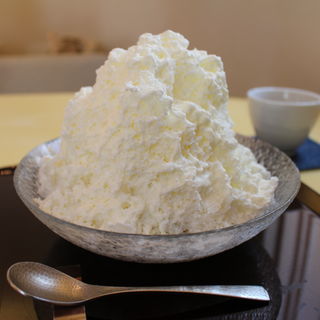 なめらか練乳のかき氷(ちもと )