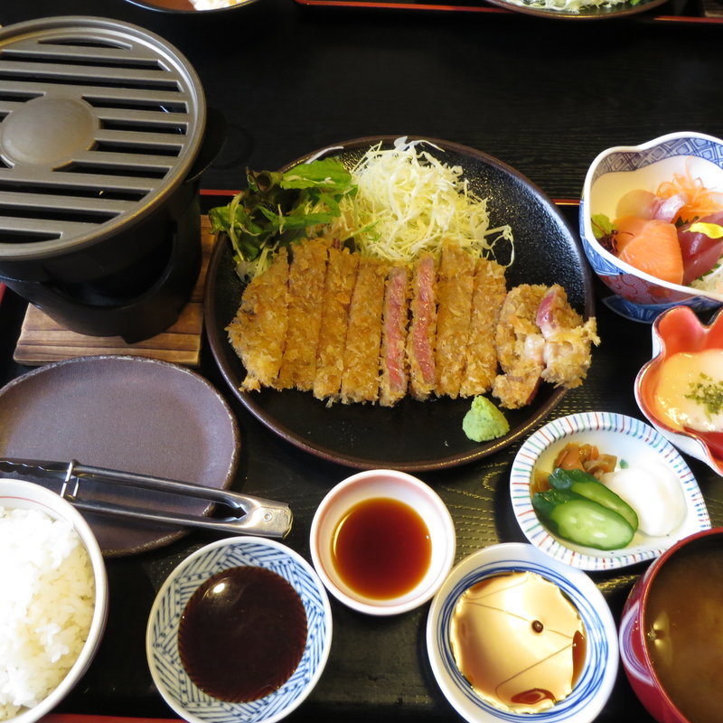 牛かつとろろ膳(和食 丘里 古河店 （おかさと）)