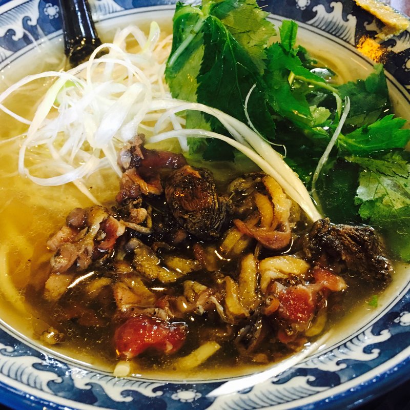 炭火焼鶏麺（塩）(支那そば屋 三馬店 （シナソバヤ）)