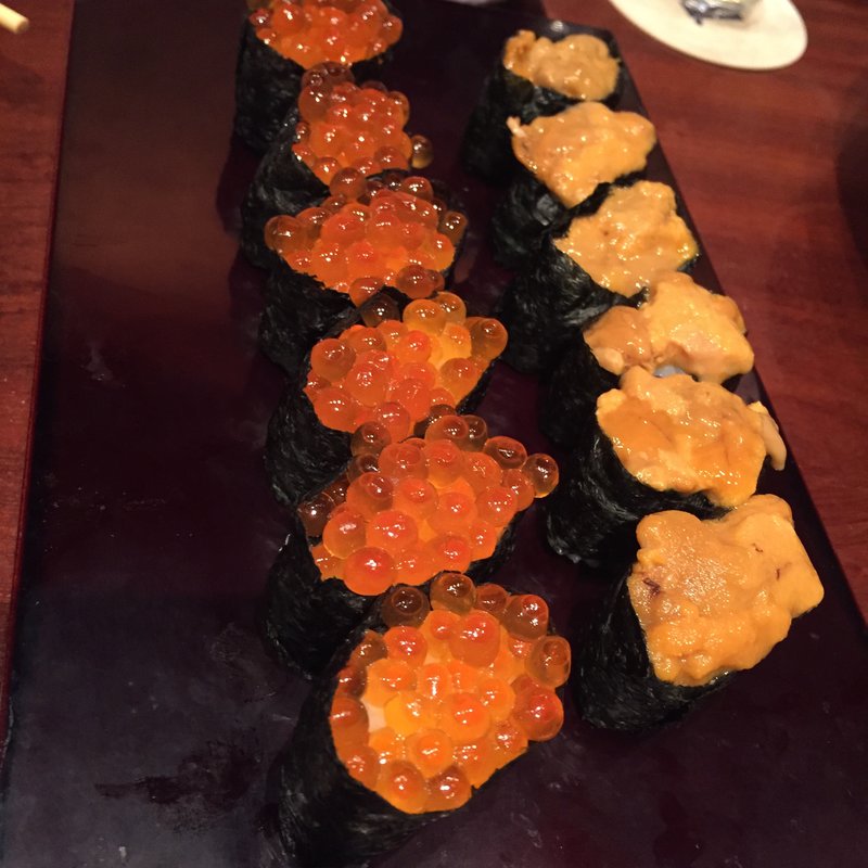 にぎり(いくら  うに)(魚馳走亭 ちゃぽん 渋谷店 （ごちそうてい ちゃぽん）)