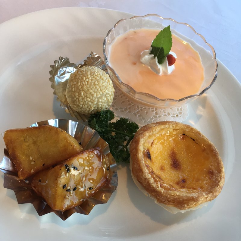 エッグタルトとマンゴープリン(神戸船の旅 コンチェルト)