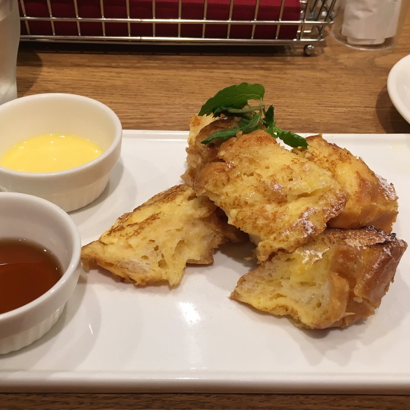 フレンチトースト 〜アングレーズソース＆メープル〜(KINOKUNIYA vino kitchen )