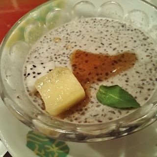 胡麻豆腐(海鮮酒家 海皇 （カイセンシュケ ハイファン）)